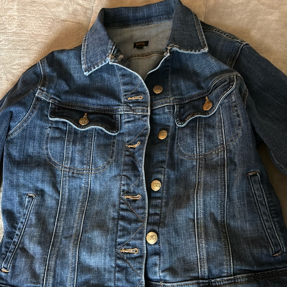 Lee blue jean jacket.